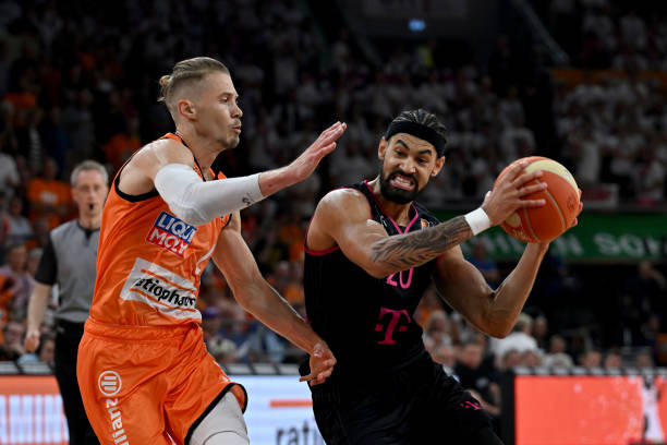 一个假动作 一个假动作